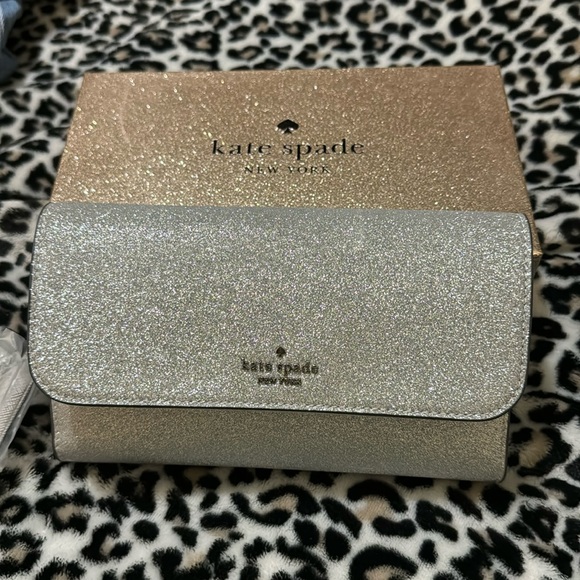 Kate spade boxed medium glitter wristlet wallet - Picture 1 of 5